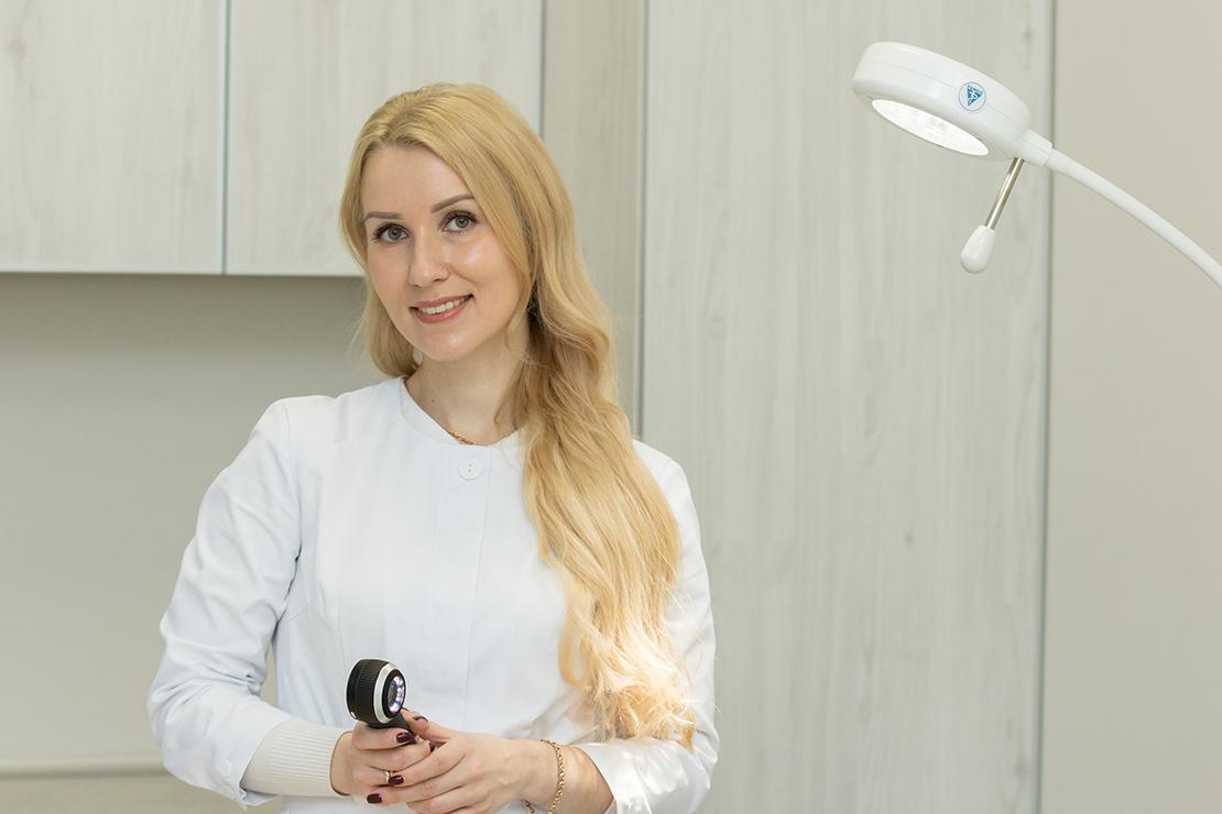Светлана Якубовская работает в центре эстетической косметологии в Минске и ведёт передачи о здоровье на ТВ