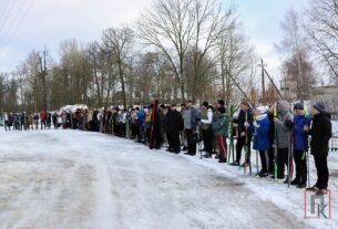 На городском стадионе прошел масштабный спортивный праздник «Поставская лыжня-2022»
