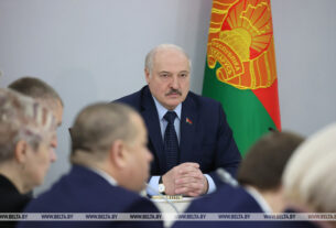 "Пришло время спрашивать за результат". Лукашенко взялся за работу агрообъединений Витебской области