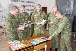 Поставский писатель, краевед и педагог Игорь Прокопович выступил на пограничных заставах