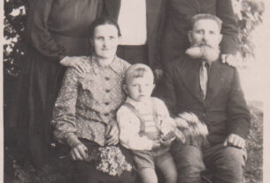 История рода Овсюков из д. Карабаниха описана в дневнике поставчанина Франца Овсюка