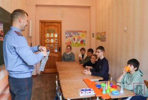 Начальник ГАИ Александр Орехов напомнил особенным детям о безопасности на дорогах