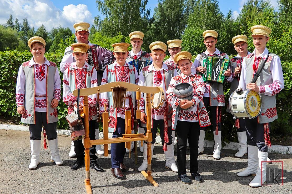 Фоторепортаж: Традиционный конкурс коллективов и отдельных исполнителей на народных инструментах «Хто каго?»