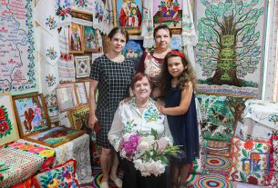 Жительница аг. Новоселки Лилия Зарецкая — известная в районе вышивальщица