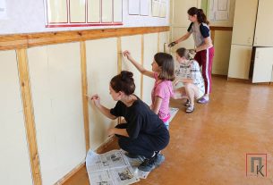 Специалисты Поставской райветстанции контролируют качество зеленой массы во время кормозаготовки