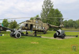 Фотофакт: ЖКХ наводит порядок на аллее памяти воинам-интернационалистам по ул. Гагарина