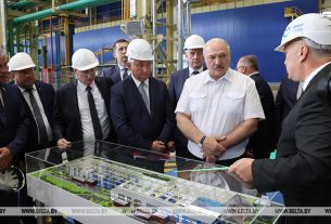 Лукашенко о миорском заводе: мы не можем с ним и дальше кувыркаться, тут же люди работают
