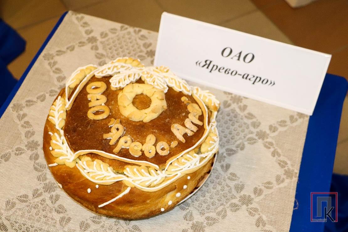 Фоторепортаж: Выставка снопов и караваев на районном празднике "Дожинки" в Поставах