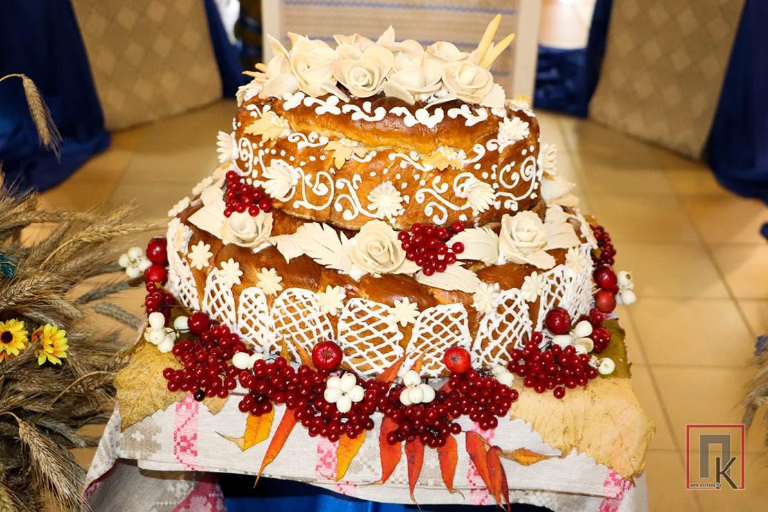 Фоторепортаж: Выставка снопов и караваев на районном празднике "Дожинки" в Поставах