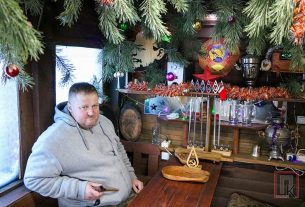 Юрий Вербилович хранит память о Великой державе в различных экспонатах времён СССР