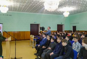 О поступлении, учебе и службе рассказали старшеклассникам представители силовых структур