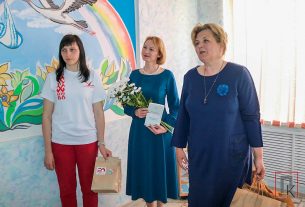 Накануне Дня семьи в родильном отделении Поставской ЦРБ появились на свет 2 мальчика и 1 девочка