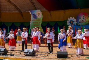 Фотарэпартаж: Заключны гала-канцэрт удзельнікаў ХХХІІІ Міжнароднага фестывалю народнай музыкі «Звіняць цымбалы і гармонік»