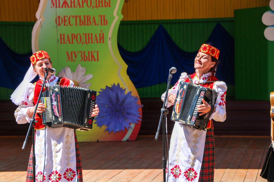 Фотарэпартаж: Заключны гала-канцэрт удзельнікаў ХХХІІІ Міжнароднага фестывалю народнай музыкі «Звіняць цымбалы і гармонік»