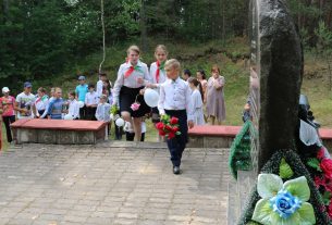 Фоторепортаж: Оцифровка памятника жертвам еврейского гетто в Дуниловичах