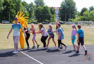 Фоторепортаж: Праздничная программа «Планета под названием Детство»