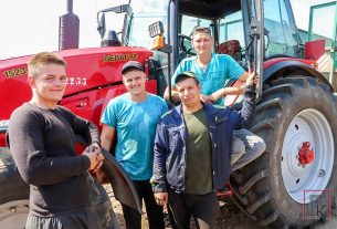 Быть полезными там, где родились, стремятся молодые механизаторы ОАО «Хотилы-агро»
