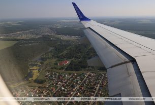 Правительственная делегация во главе с премьер-министром Головченко вылетела в Екатеринбург