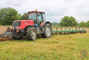 Хозяйства района завершили уборку озимого ячменя. Средняя урожайность составила 35,5 центнера с гектара