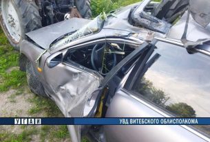 В Поставском районе легковушка слетела в кювет