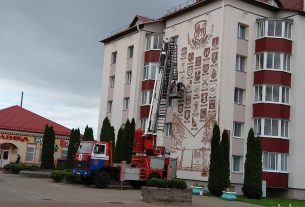 В Городке завершают мурал с изображениями гербов городов, в разные годы принимавших День письменности