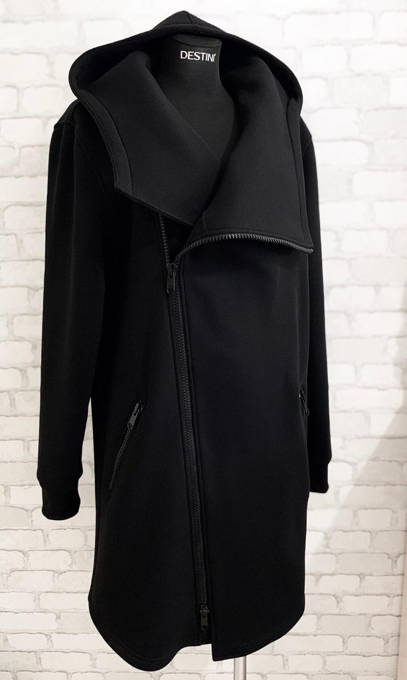 Поставчанка Наталия Данилова создаёт эксклюзивные трикотажные вещи своими руками