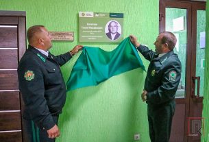 В две смены на картофельных полях ОАО «Новоселки-Лучай» работают учащиеся Поставского государственного колледжа