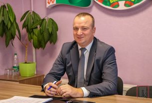 Звания «Почетный дорожник» удостоен накануне прораб филиала «Поставское ДРСУ-132» Андрей Рагиня