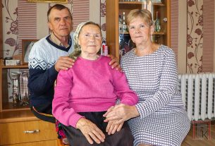 Елена Сивицкая уже давно сама бабушка, но маму ей не заменит никто