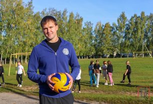 Алла Кравченко работает учительницей начальных классов в СШ №3 уже 35 лет