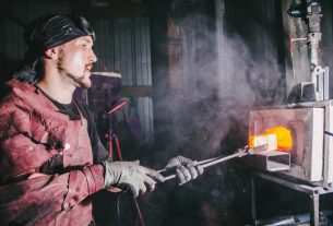 Поставчанин Вадим Соковнин рассказал, как большое увлечение кузнечным делом стало делом жизни