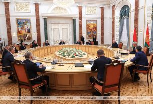 Президент Беларуси Александр Лукашенко 10 ноября провёл встречу с руководителями политических партий