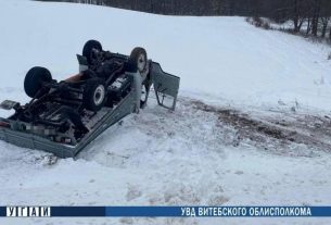 В Поставском районе автомобиль слетел в кювет и опрокинулся 
