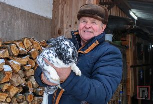 Один из лучших операторов машинного доения ОАО «Хотилы-агро» Светлана Браздаускайте с «Астронавтом» на «ты»