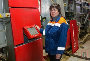 Один из лучших операторов машинного доения ОАО «Хотилы-агро» Светлана Браздаускайте с «Астронавтом» на «ты»