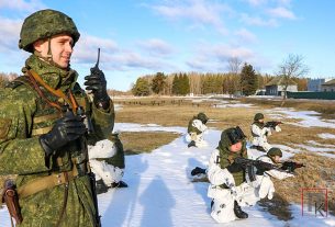 23 февраля — День защитников Отечества. Андрей Денисов учит подчинённых действовать чётко и слаженно