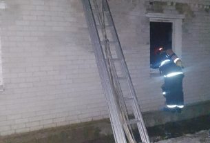 15 февраля горел жилой дом по ул. Некрасова д. 1 в г. Поставы