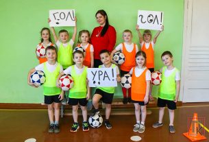 В детском саду №1 приобщают детей к спорту с помощью игры в футбол