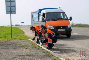 Механизаторы Иван и Алексей Ярковские всегда подставят друг другу плечо