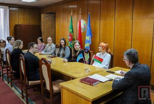 16 апреля состоялась встреча Молодёжного парламента при Поставском райсовете депутатов с Юрием Киселёвым