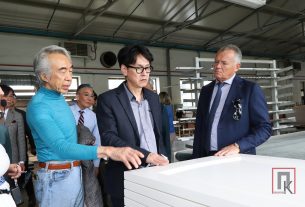 ЧПУП «Поставский мебельный центр» посетила делегация промышленной корпорации из Японии