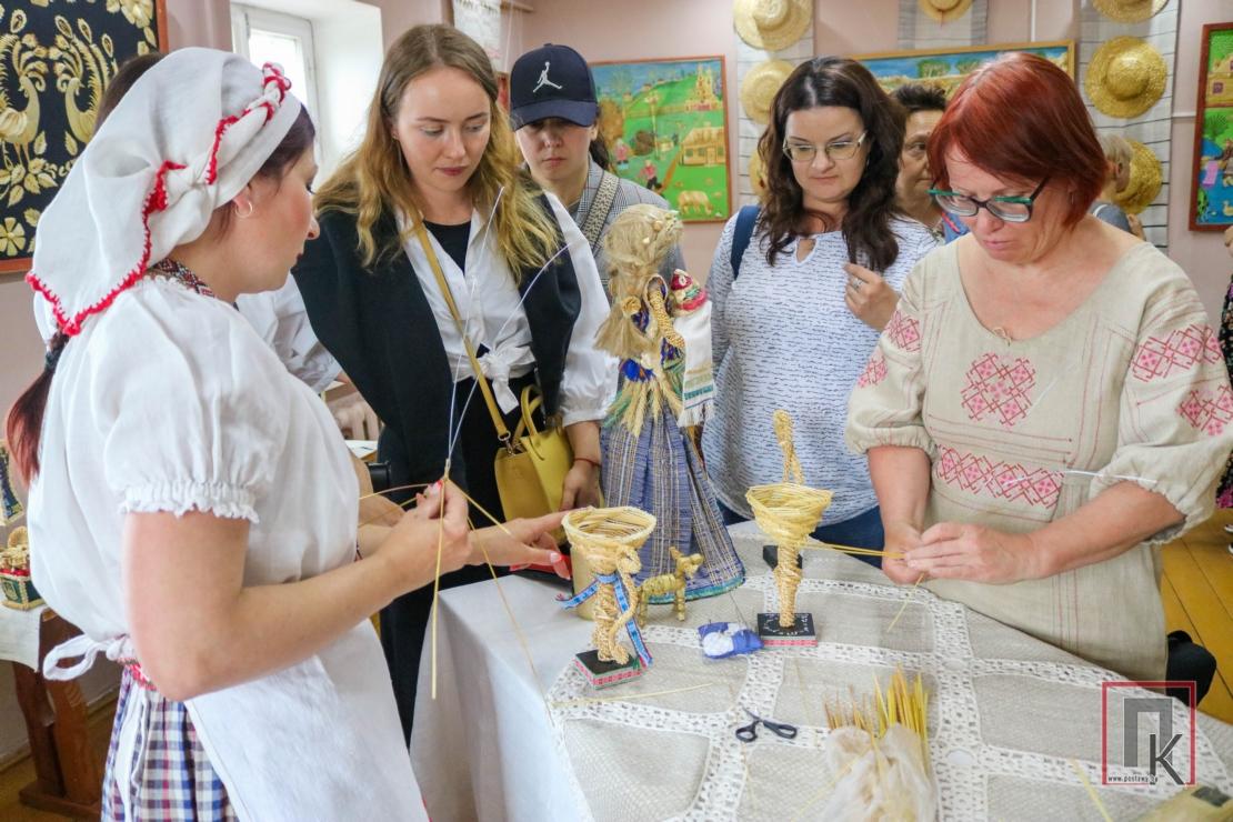 Фоторепортаж: В Доме ремёсел “Стары млын” прошёл праздник традиционного творчества “Скарбонка народных талентаў”