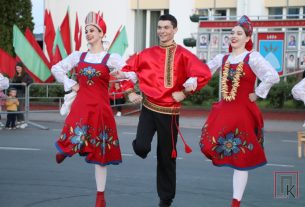 Фотарэпартаж: Музычна-тэатралiзаванае прадстаўленне «Пастаўскі баль»