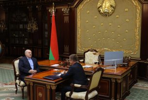 Президент Беларуси Александр Лукашенко провел рабочую встречу с председателем ФПБ Юрием Сенько