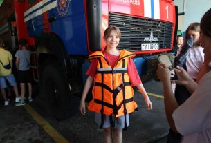 Узнать об тяжёлой и почётной работе спасателей юным поставчанам помогают работники РОЧС