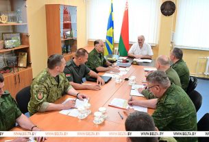 Лукашенко заявил о ликвидации напряженности на границе с Украиной