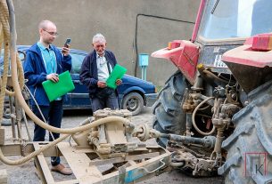 На полях Поставщины трудятся не только аграрии, но и горожане