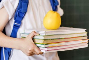 Сколько придется заплатить за учебники в 2024/2025 учебном году и кому положены льготы?