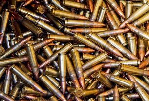 Винтовочные патроны обнаружил поставчанин в мусорном контейнере. Возбуждено уголовное дело