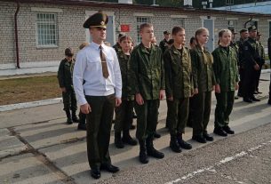 На базе в/ч 74384 прошло открытие военно-патриотического клуба «Кондор» СШ №2 им. Н. М. Осененко